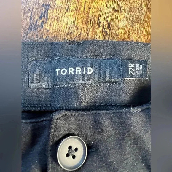 TORRID | ladies plus size knit cropped pants. Size: 22R - Picture 5 of 15